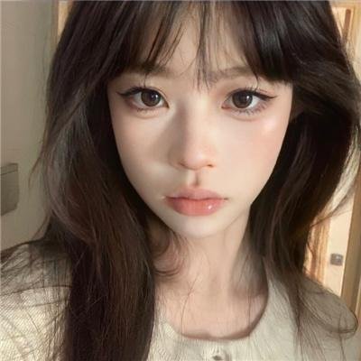 奥伯利的阿依达 海报